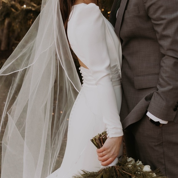 Beautiful Adrienne Wedding Gown - Picture 5 of 16